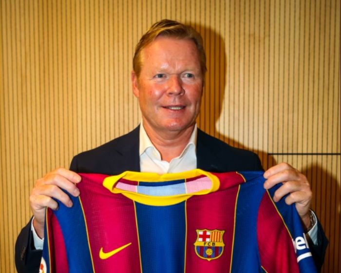 Ronald Koeman, diperkenalkan sebagai pelatih Barcelona.