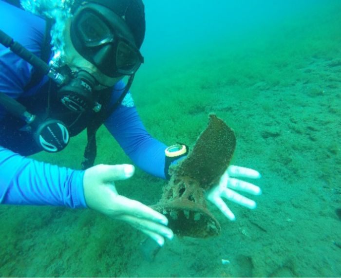 Seorang peneliti menemukan remah tembikar di dasar Danau Matano. Dari corak tembikar, tampaknya peradaban Matano telah memiliki teknologi tinggi untuk mengekspresikan citarasa seninya. 