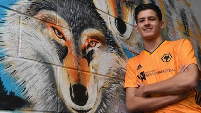 Bek Wolverhampton keturunan Indonesia, Justin Hubner.