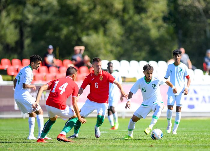 Timnas U-19 Arab Saudi menghadapi Bulgaria pada laga uji coba yang berlangsung di Kroasia.