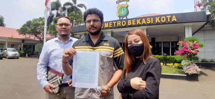 Adik kandung Vicky Prasetyo, Baby Prasetyo, saat ditemui di Polres Kota Bekasi, Jawa Barat, Sabtu (12/9/2020).
