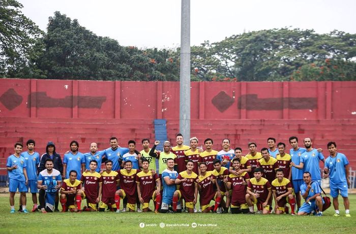 Skuad Persik Kediri saat latihan jelang lanjutan Liga 1 2020.