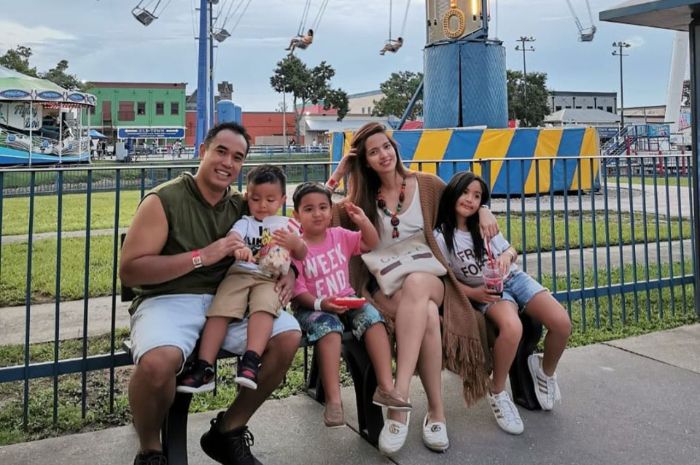 Keluarga Nia Ramadhani dan Ardi Bakrie 