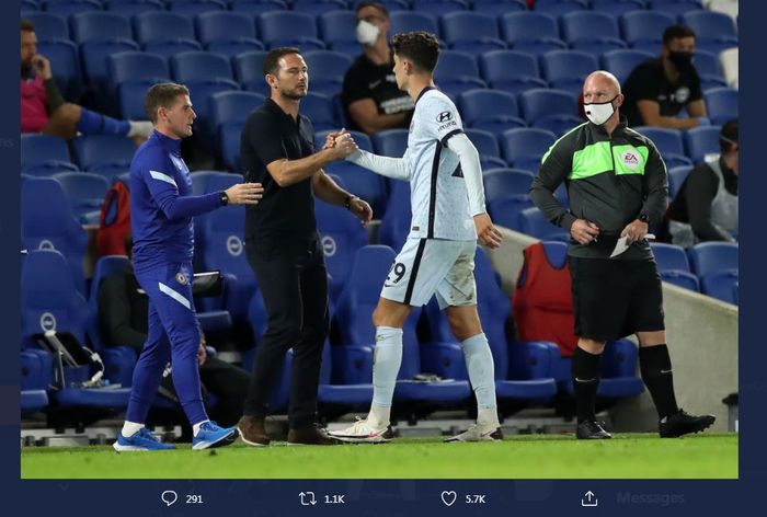 Kai Havertz saat ditarik keluar oleh pelatih Chelsea, Frank Lampard.