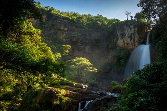 Air Terjun Cimarinjung, Geopark Ciletuh, Sukabumi.