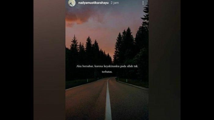 Postingan galau Nadya Mustika 