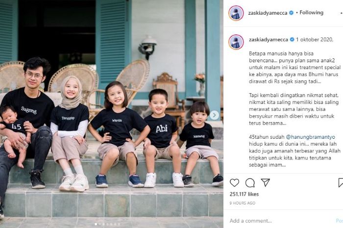 Potret keluarga Hanung Bramantyo.