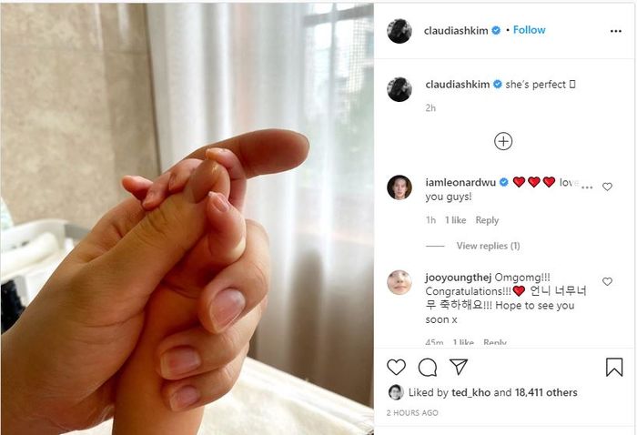 Claudia Kim bagikan kabar kelahiran anaknya. 