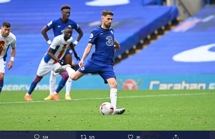 Jorginho mencetak dua gol lewat titik putih 