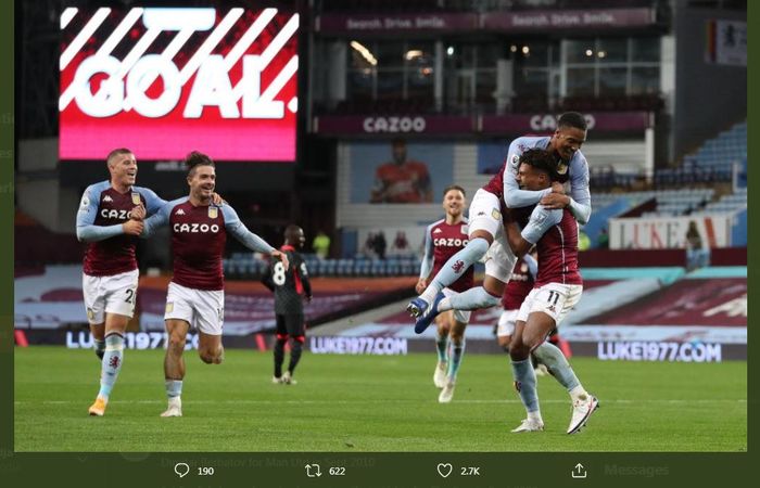 Para pemain Aston Villa merayakan gol Ollie Watkins ke gawang Liverpool, 4 Oktober 2020.