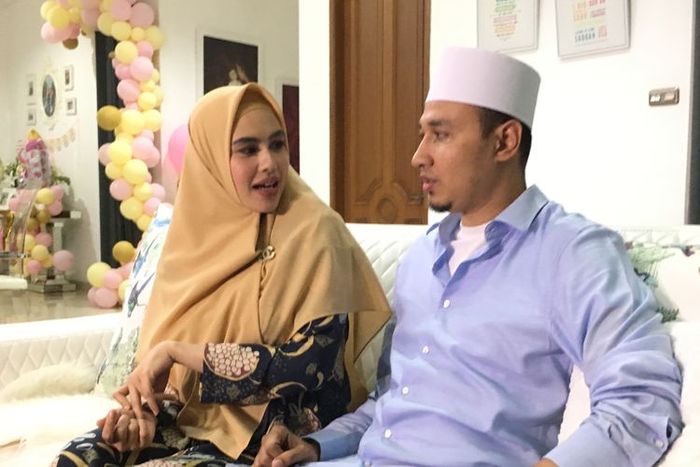 Kartika Putri dan Habib Usman