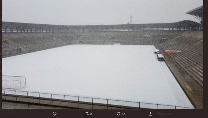 Estadio Municipal de El Alto dihujani salju.