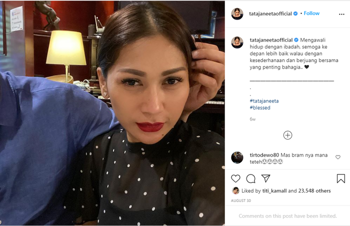Tata Janeeta bersama pria, yang tak disebutkan identitasnya.