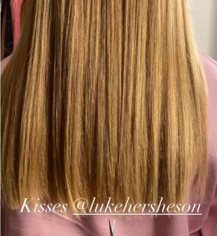 Victoria Beckham ajak putrinya potong rambut di salon mahal.