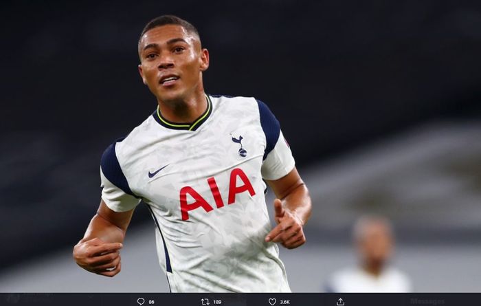 Penyerang Tottenham Hotspur, Carlos Vinicius.