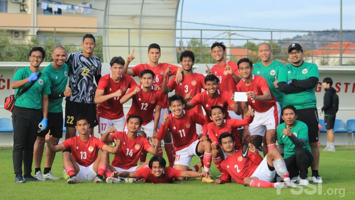 Tim Garuda Merah di pertandingan internal, Jumat (23/10/2020)