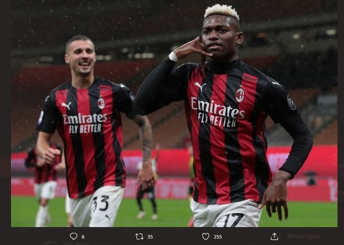 Rafael Leao (kanan) saat merayakan gol untuk AC Milan.