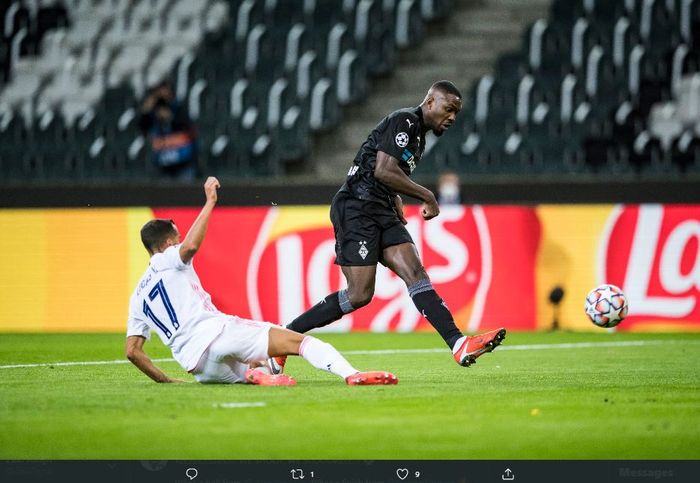 Striker Borussia Moenchengladbach, Marcus Thuram, mencetak gol ke gawang Real Madrid dalam laga Grup B Liga Champions di Stadion Borussia Park, Selasa (27/10/2020).