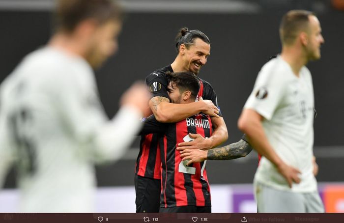 Zlatan Ibrahimovic dan Brahim Diaz saat merayakan gol ke gawang Sparta Praha pada laga babak penyisihan grup Liga Europa 2020-2021.