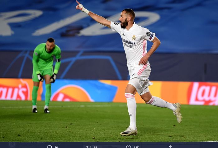 Karim Benzema melakukan selebrasi usai membobol gawang Samir Handanovic dalam kemenangan 3-2 Real Madrid atas Inter Milan pada pekan ketiga Grup B Liga Champions 2020-2021 di Stadion Alfredo Di Stefano.