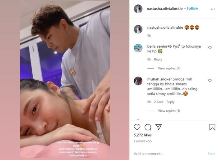 Momen Glenn Alinskie tengah memijat Chelsea Olivia