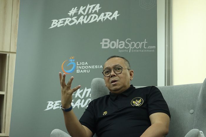 Direktur Utama PT Liga Indonesia Baru (LIB), Akhmad Hadian Lukita, sedang wawancara eksklusif dengan BolaSport.com pada 19 November 2020