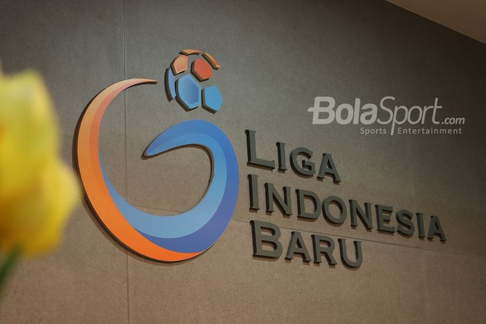 Logo PT LIB (Liga Indonesia Baru) di kantor Mandiri 2 Sudirman, Jakarta Selatan