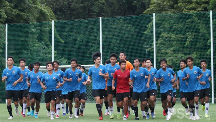 Para pemain timnas U-19 Indonesia saat menjalani pemusatan latihan (TC) di Stadion Madya, Jakarta.