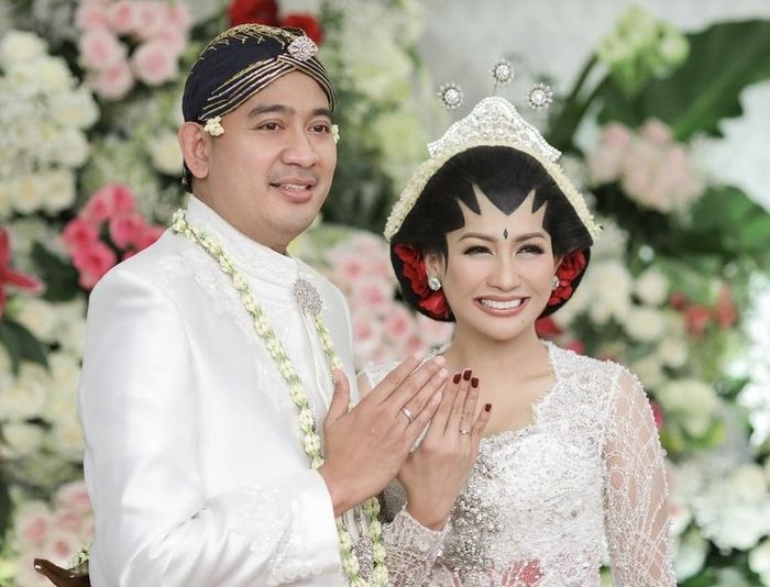 Brotoseno dan Tata Janeeta