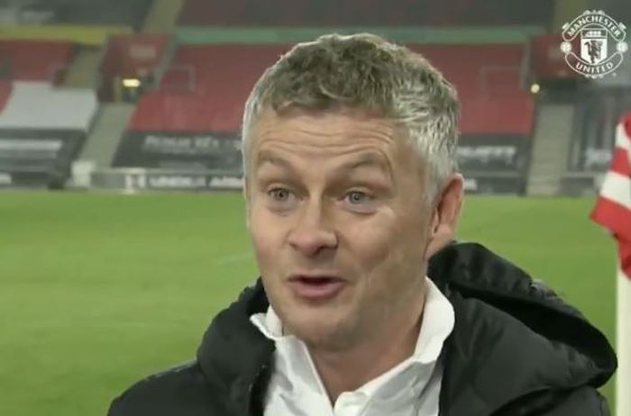 Pelatih Manchester United, Ole Gunnar Solskjaer, memberikan komentar seusai laga Liga Inggris kontra Southampton di Stadion St. Mary's, Minggu (29/11/2020).