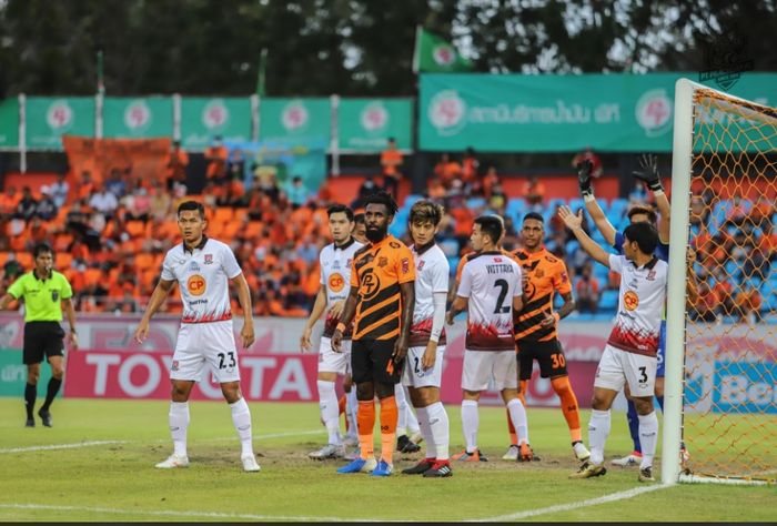 Penampilan Yanto Basna bersama PT Prachuap dalam laga pekan ke-13 Liga Thailand kontra Trat, Minggu (29/11/2020).