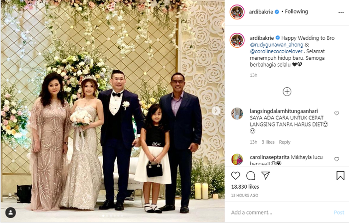 Ardi Bakrie datang ke kondangan bersama putrinya, Mikhayla Bakrie.
