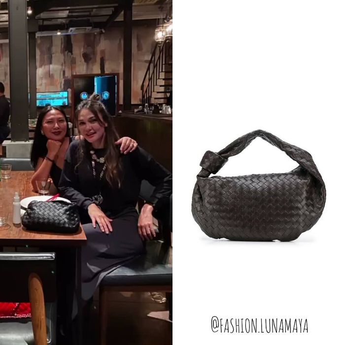 Luna Maya dengan tas mewah dari Bottega