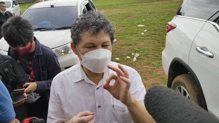 Ayah mendiang Melisha Sidabutar saat ditemui di TPU Padurenan, Bekasi, Jawa Barat pada Kamis (10/12/2020). 
