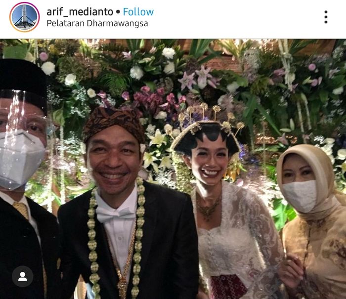 Dimas Djayadiningrat, atau yang akrab disapa Dimas Djay, resmi menikahi sang kekasih, Faradina Mufti, di Plataran Darmawangsa, Jakarta Selatan.