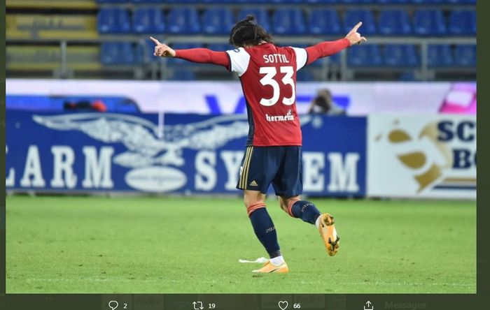 Riccardo Sottil mencetak gol Cagliari ke gawang Inter Milan dalam partai Liga Italia, 13 Desember 2020.