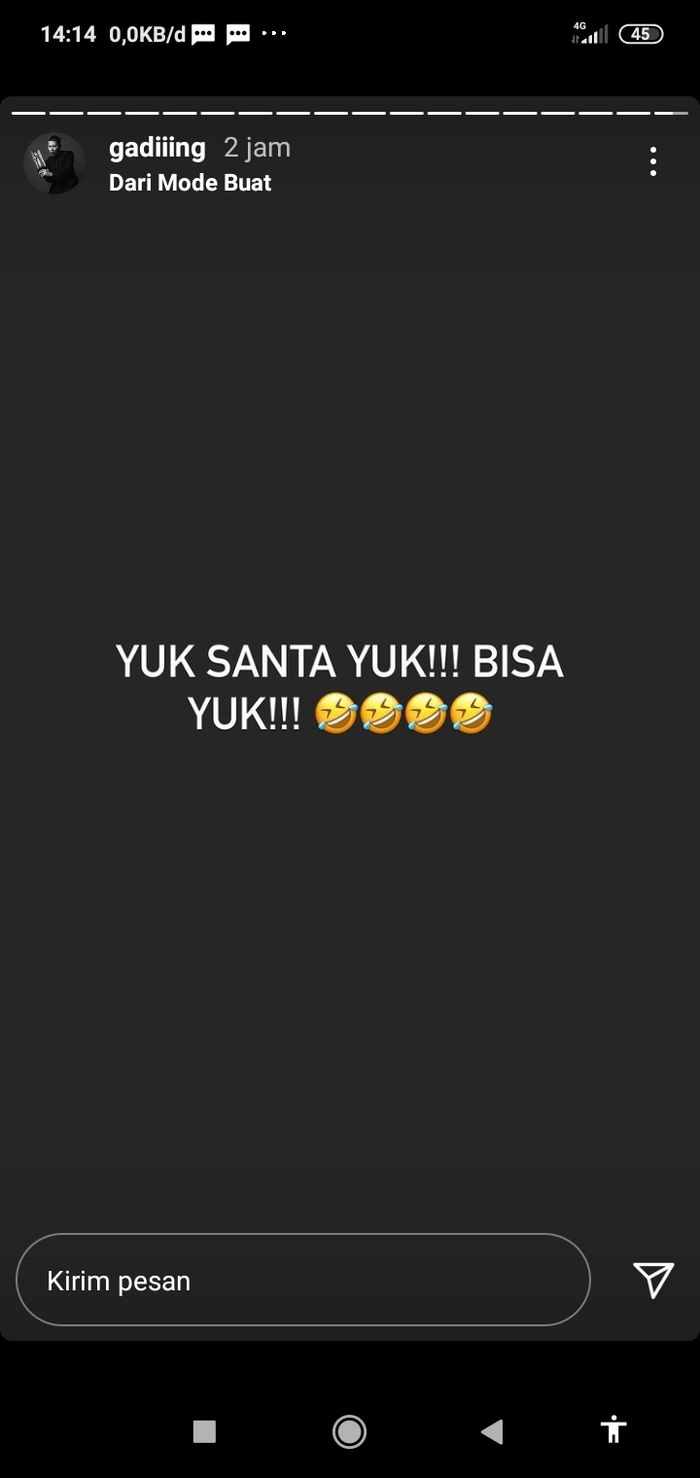 Gading Marten pun menuliskan keterangan untuk menimpali surat Gempi kepada Santa.  