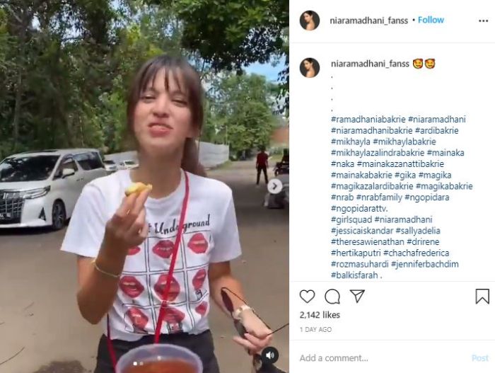 Penampilan Nia Ramadhani.