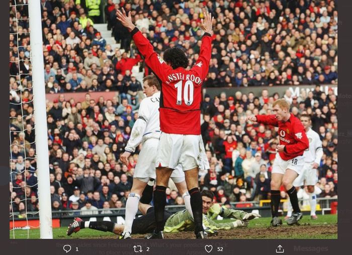 Paul Scholes (kanan) mencetak gol dalam laga Manchester United vs Leeds United.