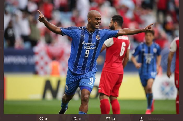 Penyerang Ulsan Hyundai, Junior Negrao, mencetak dua gol ke gawang Persepolis di final Liga Champions Asia 2020.