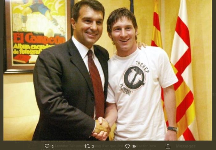 Joan Laporta saat bersama Lionel Messi di Barcelona.