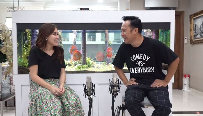 Ayu Ting Ting blak-blakan awal pertemuannya dengan Adit Jayusman
