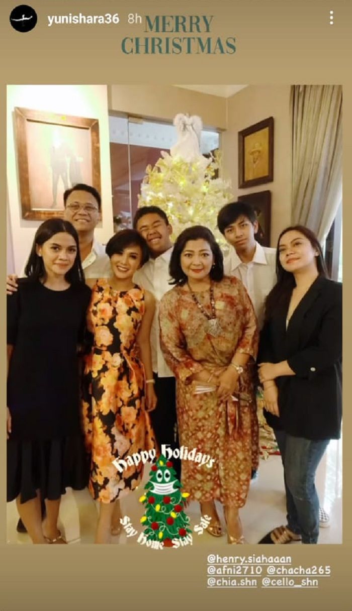 Yuni Shara bagikan fotonya bersama Henry Siahaan dan mantan istri pertamanya, Nur Afni Octavia