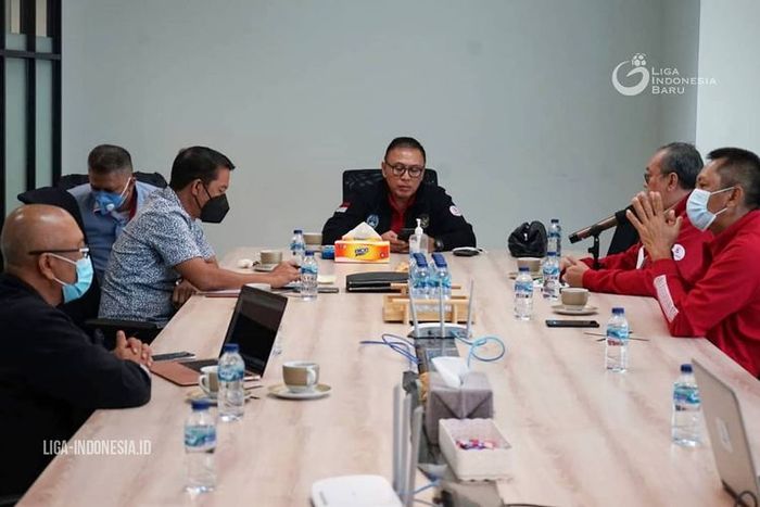 PSSI menggelar pertemuan rutin dengan PT LIB untuk membahas status kompetisi.