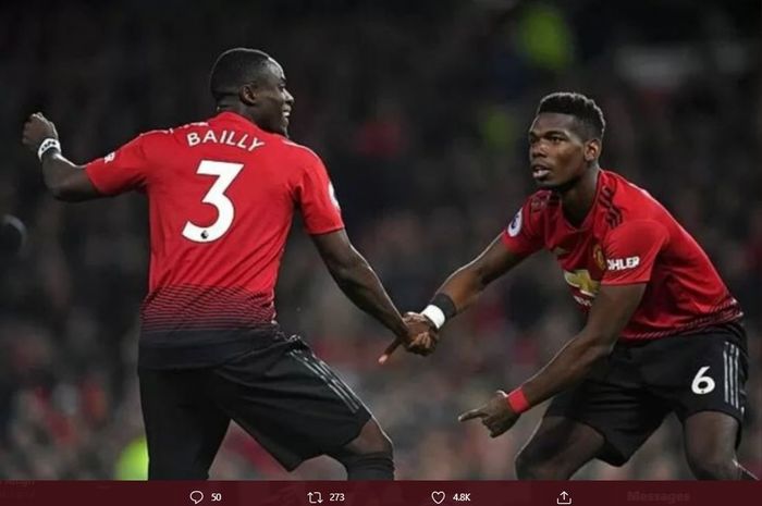 Eric Bailly (kiri) dan Paul Pogba (kanan) tengah melakukan selebrasi usai mencetak gol untuk Manchester United di sebuah laga.