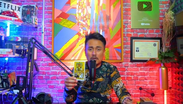 Denny Darko meramal hubungan Wijin dan Gisel