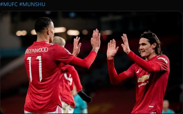 Momen Mason Greenwood dan Edinson Cavani merayakan gol di laga Manchester United kontra Liverpool pada babak keempat Piala FA.