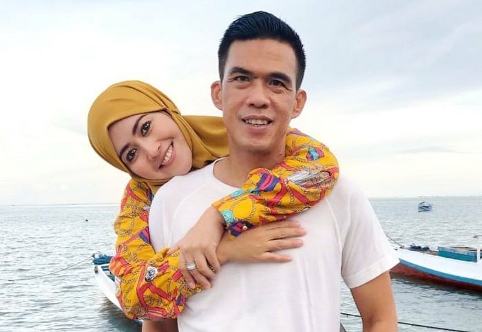 Meggy Wulandari dan suami 