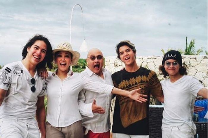 Keluarga Maia Estianty dan Irwan Mussry