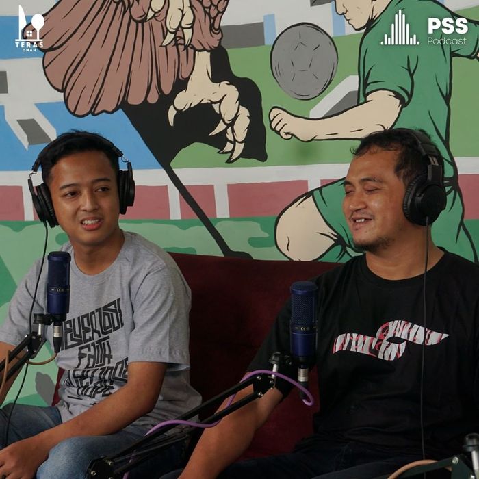 Dua fans PSS Sleman, Deni Anindita (kiri) bersama dengan Deni Septian Nugroho (kanan).